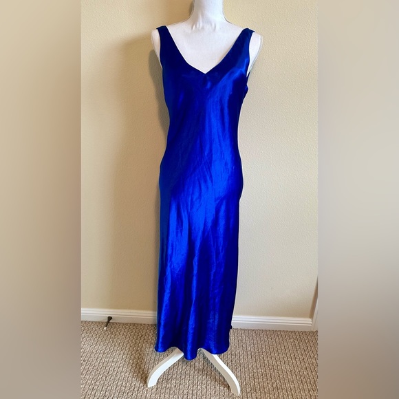 Natori for Saks Fifth Avenue gown and robe set - Picture 3 of 8